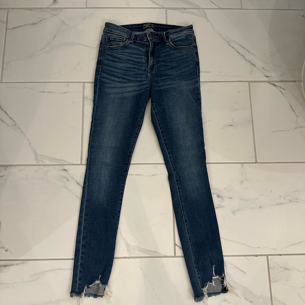 Abercrombie high rise - chewed hem 27, 4 long